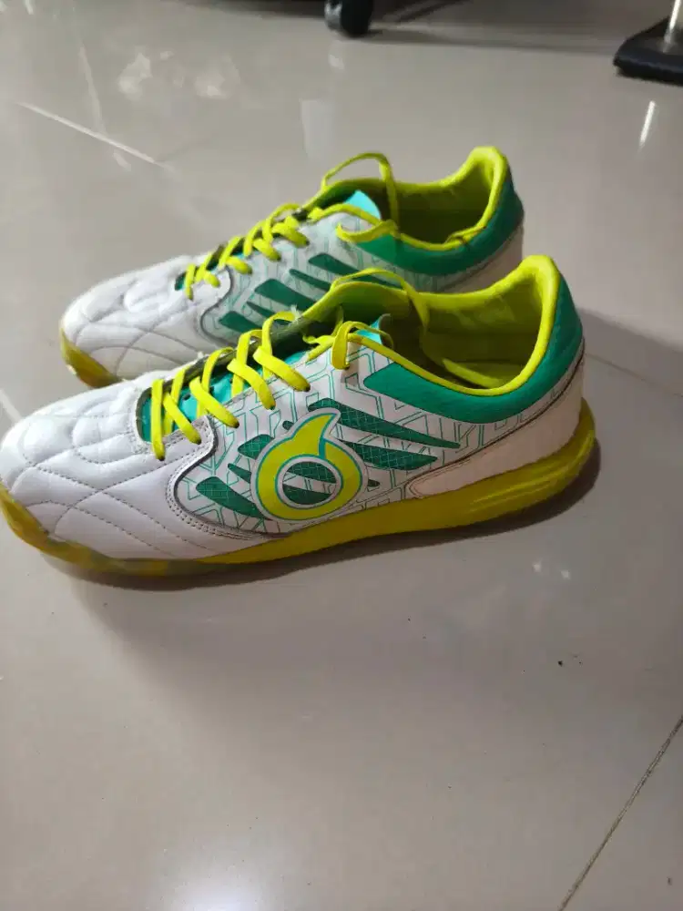 sepatu futsal ortuseight series bbs