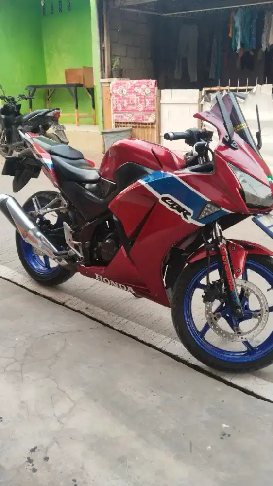 Honda CBR 150 tahun 2016