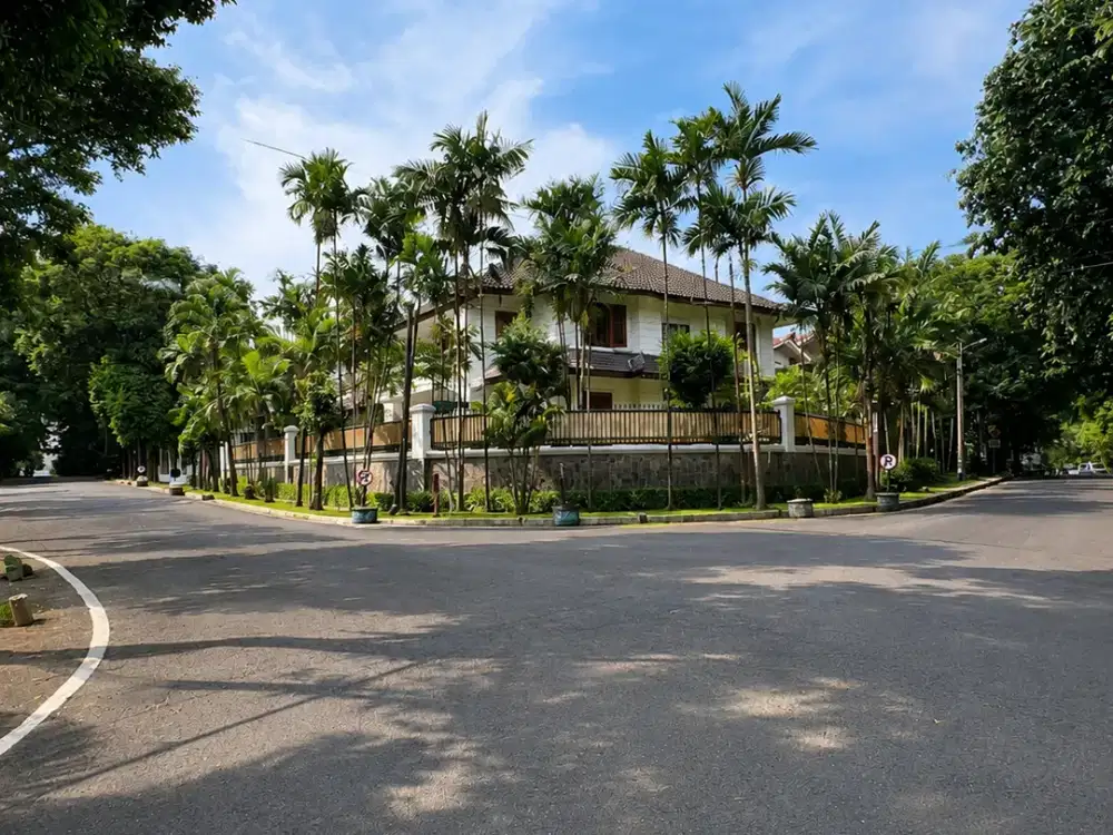 Jual Rumah Hoek di Kebayoran Baru Jakarta Selatan – Dekat Pakubuwono & Senayan City