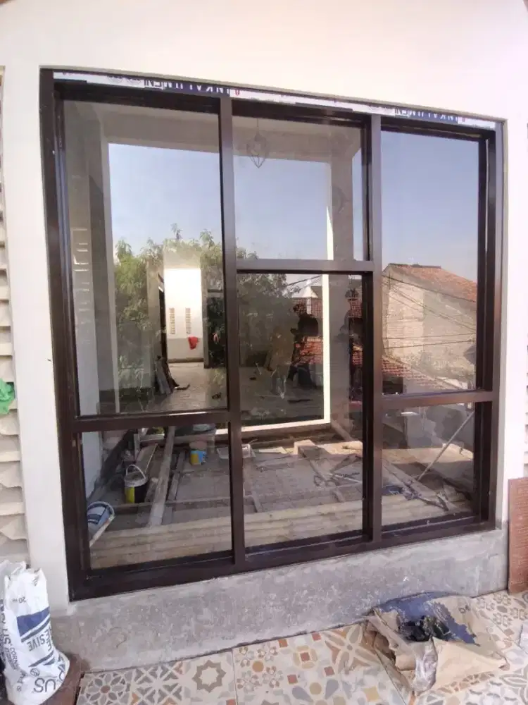 Siap memasang kusen pintu dan jendela aluminium