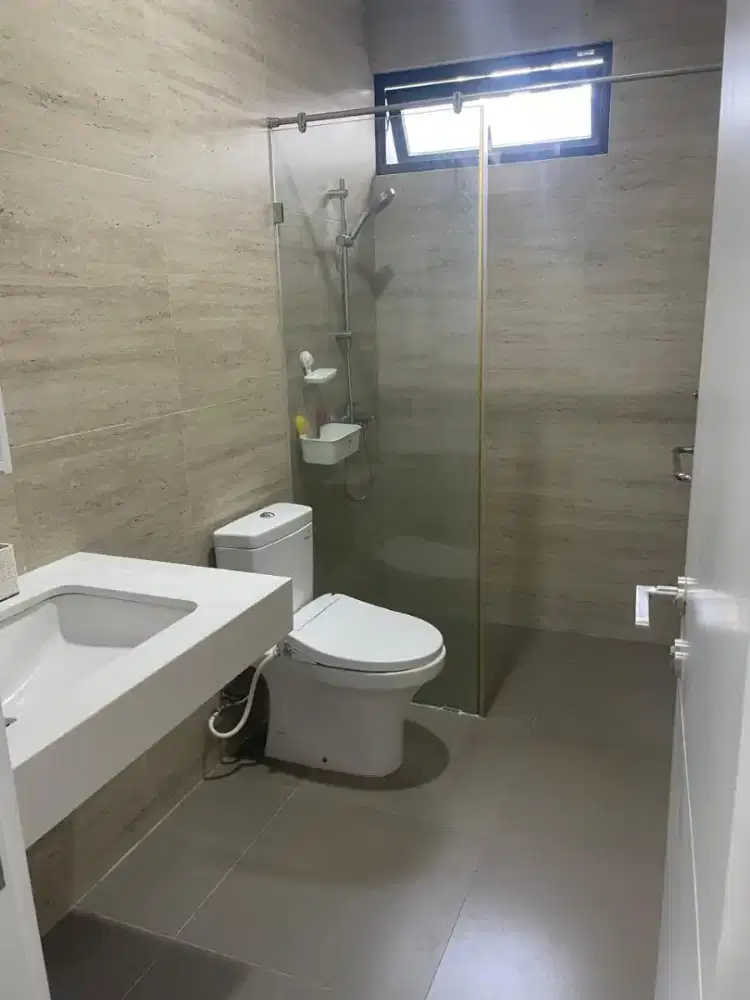 Bintaro discovery Amore