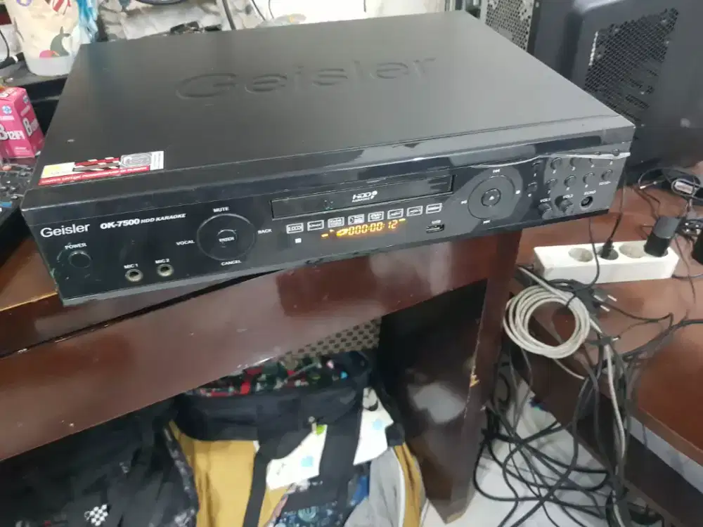 Karaoke player Geisler ok7500 + monitor touchscreen 19 inch
