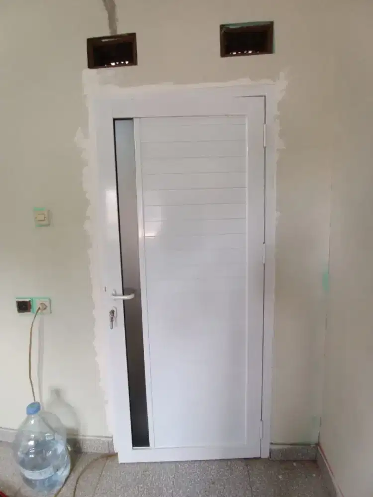 Terima pesanan dan pemasangan kusen pintu dan jendela aluminium