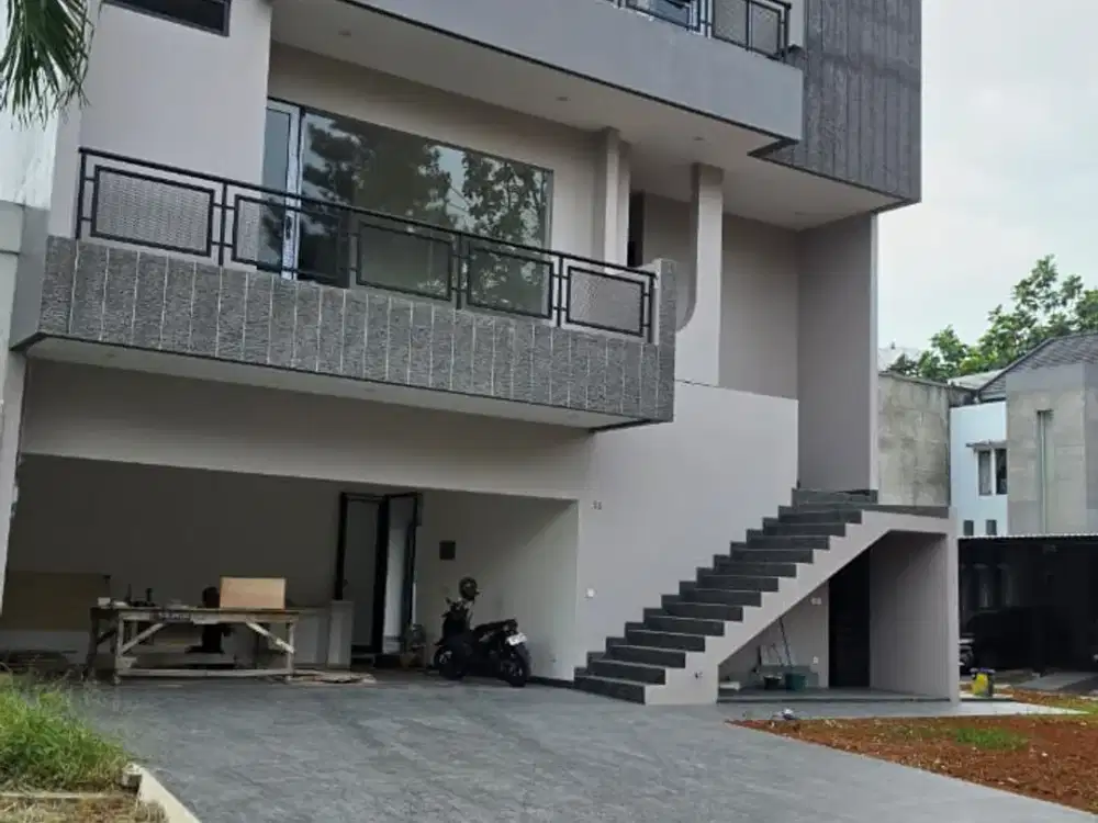 Rumah Baru Siap Huni Dengan Kolam Renang di Alam Sutera Dekat Sekolah