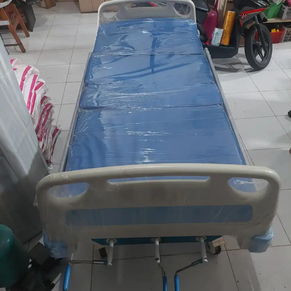 Ranjang pasien hospital bed 3 crank / engkol