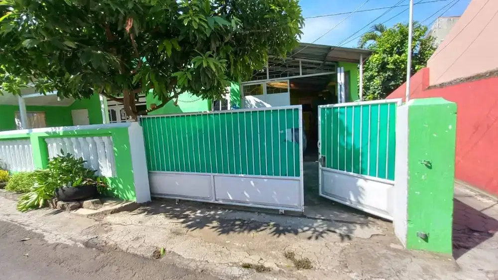 Dijual Rumah bonus Tanah Lokasi Tengah Kota Banyuwangi