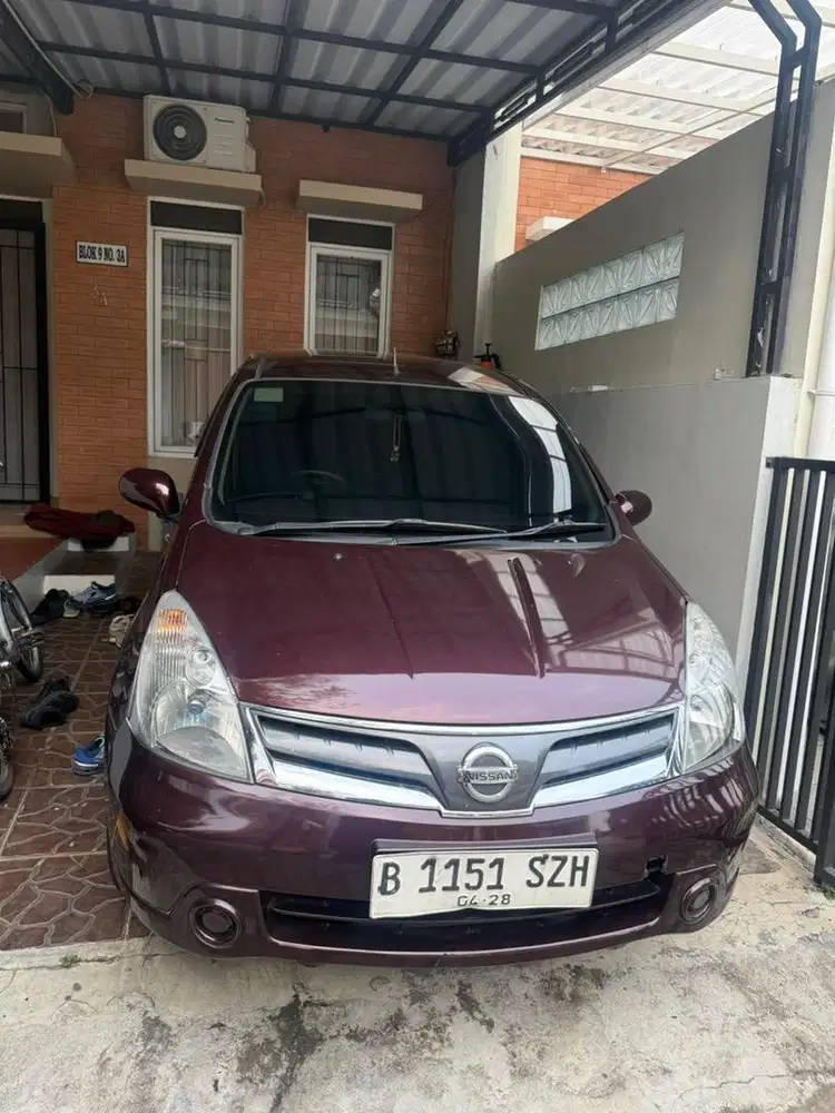 Nissan Grand livina 2012 Bensin
