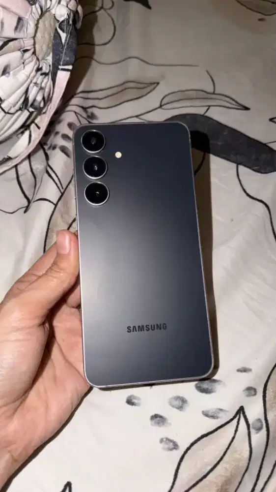 Samsung s25 FE.