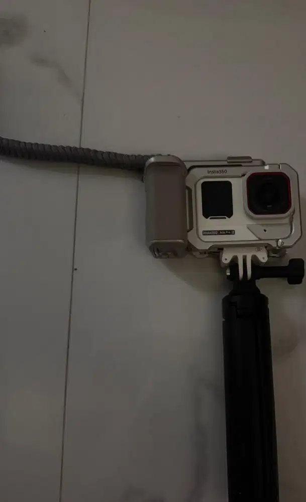 Kamera insta 360 ace pro 2