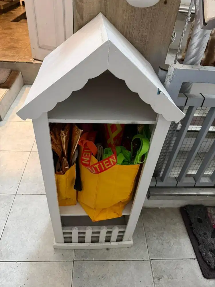 Dijual Lemari kayu Unik Model Rumah