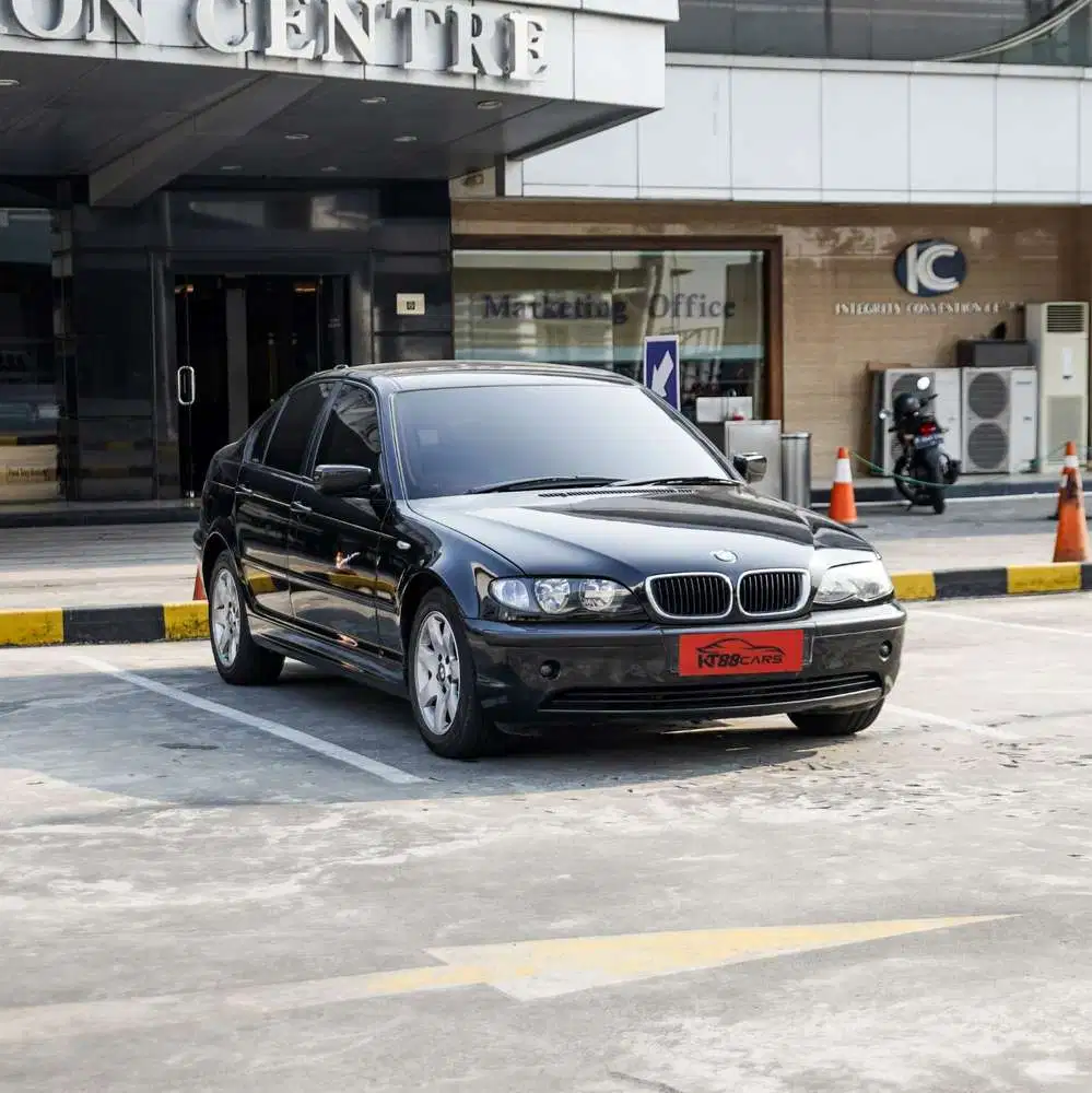 BMW 318i 2005 Bensin