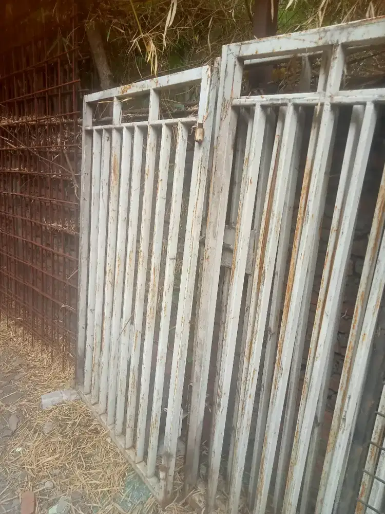 pintu lipet minimalis