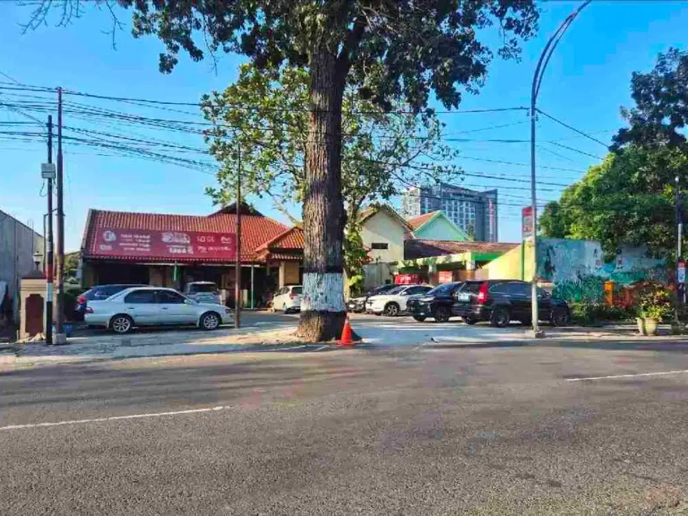 rumah usaha bagus buat segala usaha sekala besar di la sucipto raya dekat hotel grand mercure dan dekat arah araya