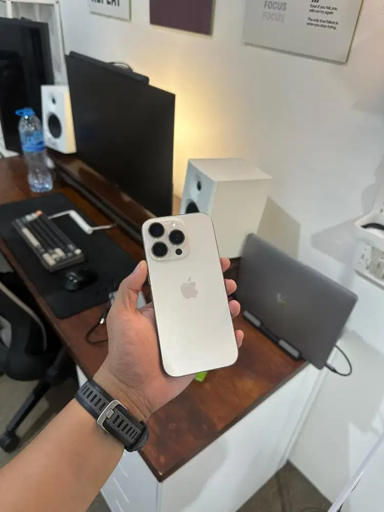 Iphone 16 pro 256gb beacukai mulus lengkap no minus