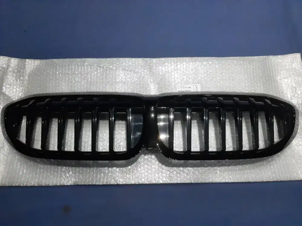 Jual Grill BMW black untuk seri 3 G20 
Original BMW