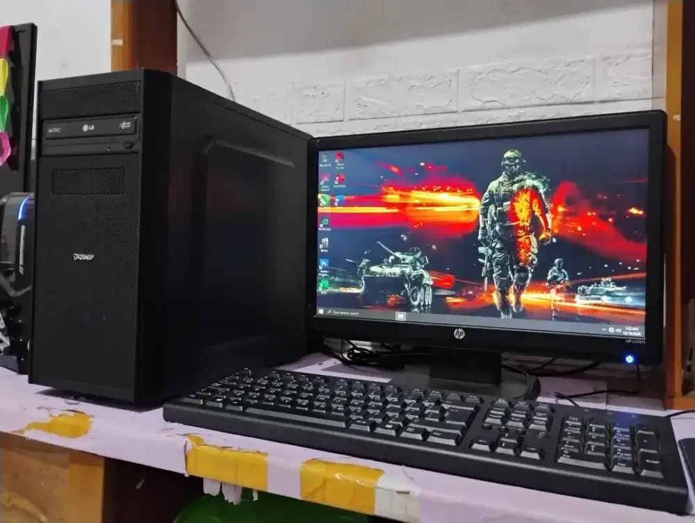 Pc gaming roblox / intel gen4 + ram 8gb + monitor 19inch siap pakai