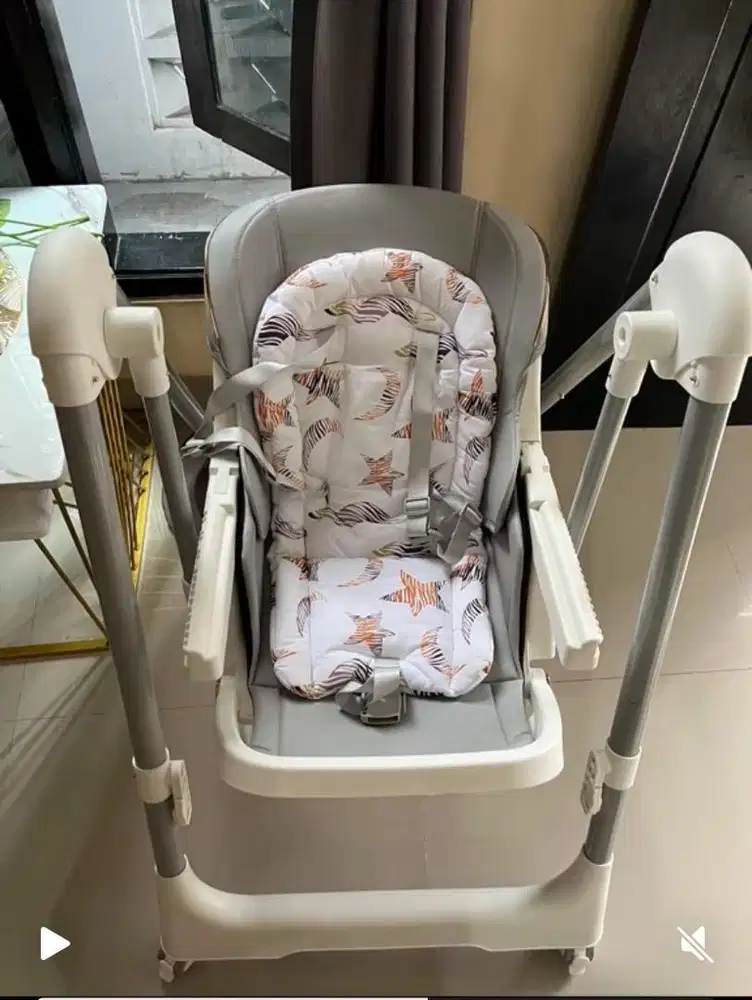 High chair  bayi