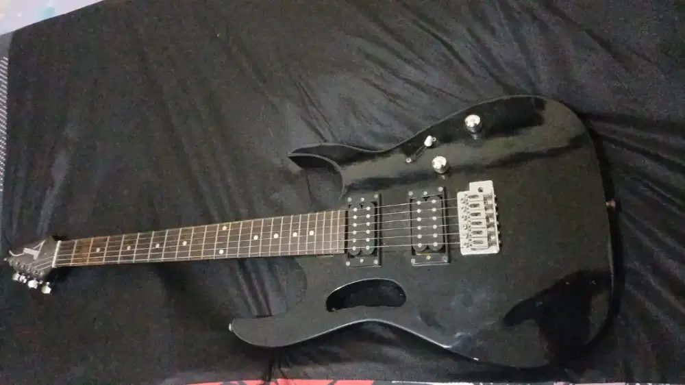 Gitar ibanez RG