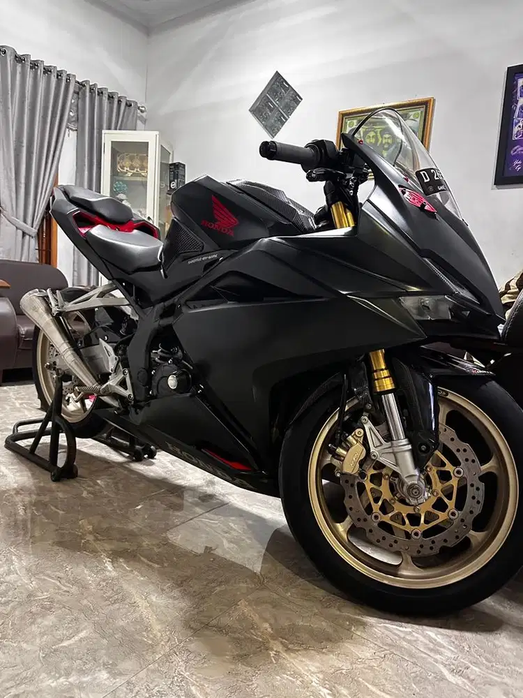HONDA CBR 250RR MULUS KM RENDAH SIAP GAZZ