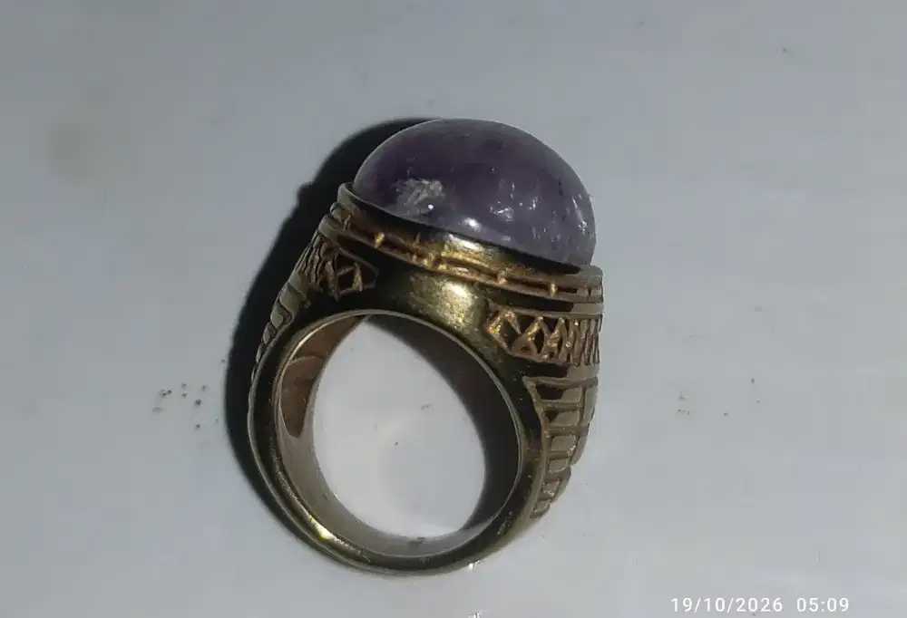 Batu Cincin Lavender retak