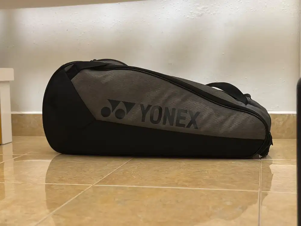 Yonex Pro Racquet Bag 6 Pcs
