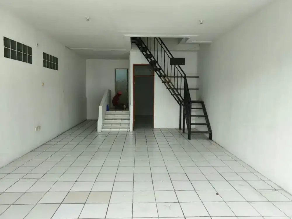 Ruko 3 LT Siap Pakai di Taman Kopo Indah Bandung