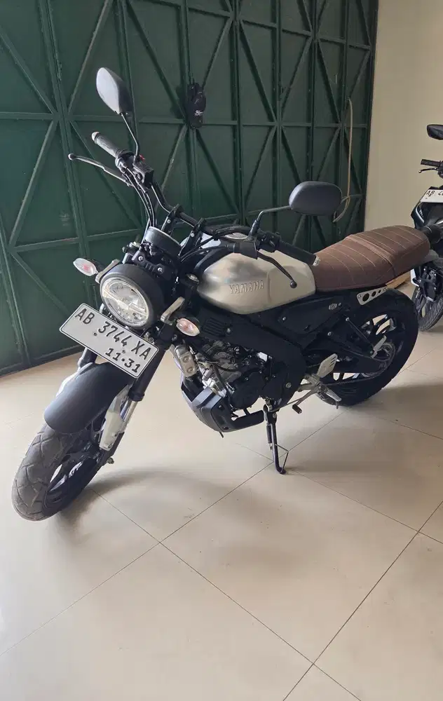 Xsr 155 hitam silver 2021 plat baru gbm kredit / tunai