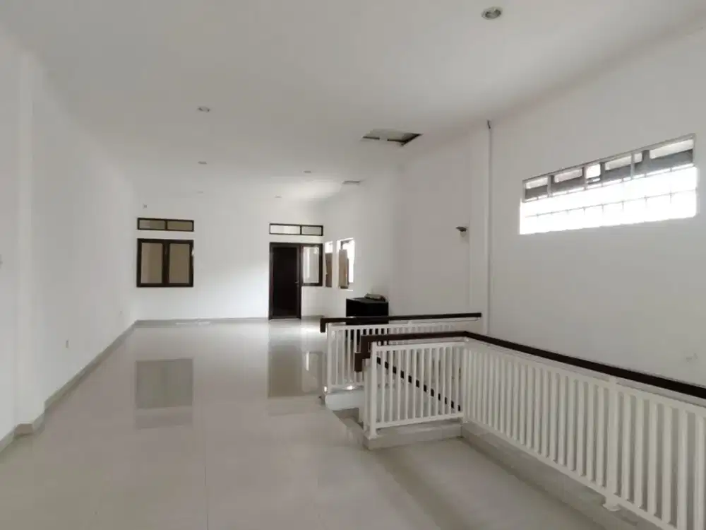Ruko Lux 2 LT Siap Pakai di Ta,man Kopo Indah 1