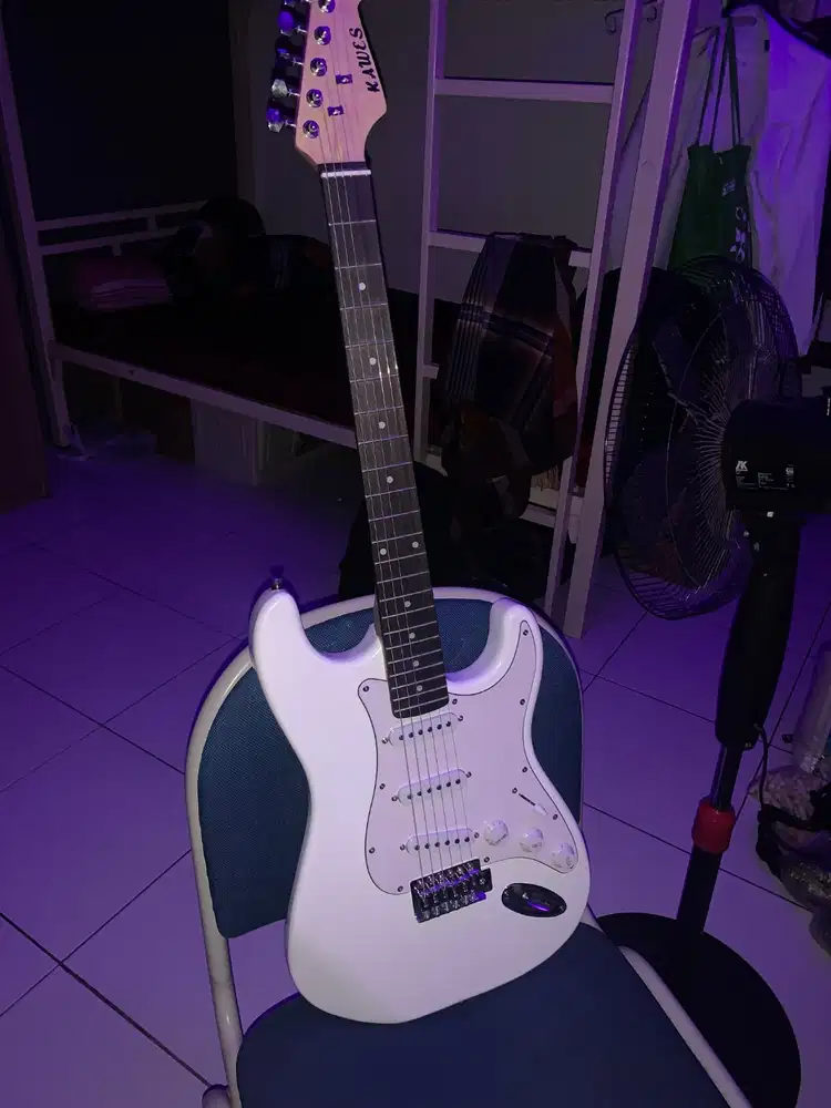 Jual Gitar Listrik + Ampli + Tas