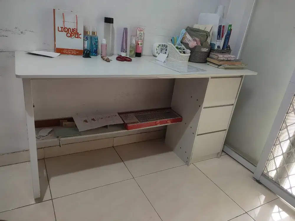 Meja Belajar 3 Slot Laci