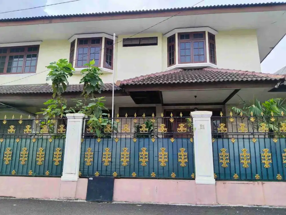 Dijual Rumah Rapi & Terawat Dalam Komplek Dekat Stasiun & Kampus Di Palmerah Jakbar