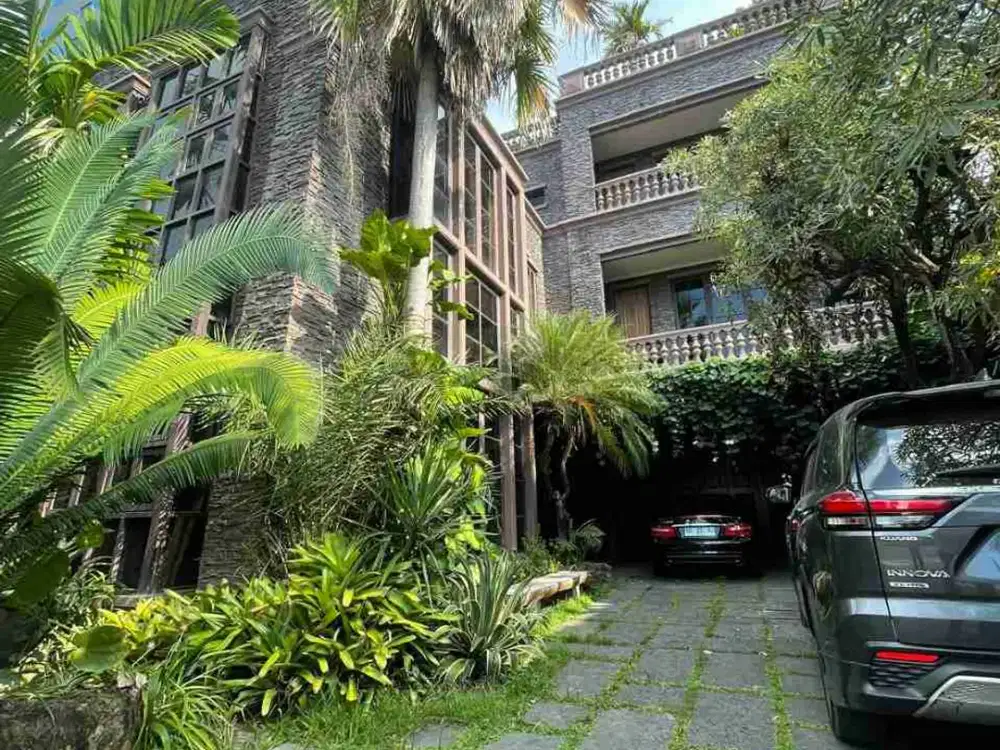Dijual Rumah Sultan Lokasi Premium Dekat Pantai Losari