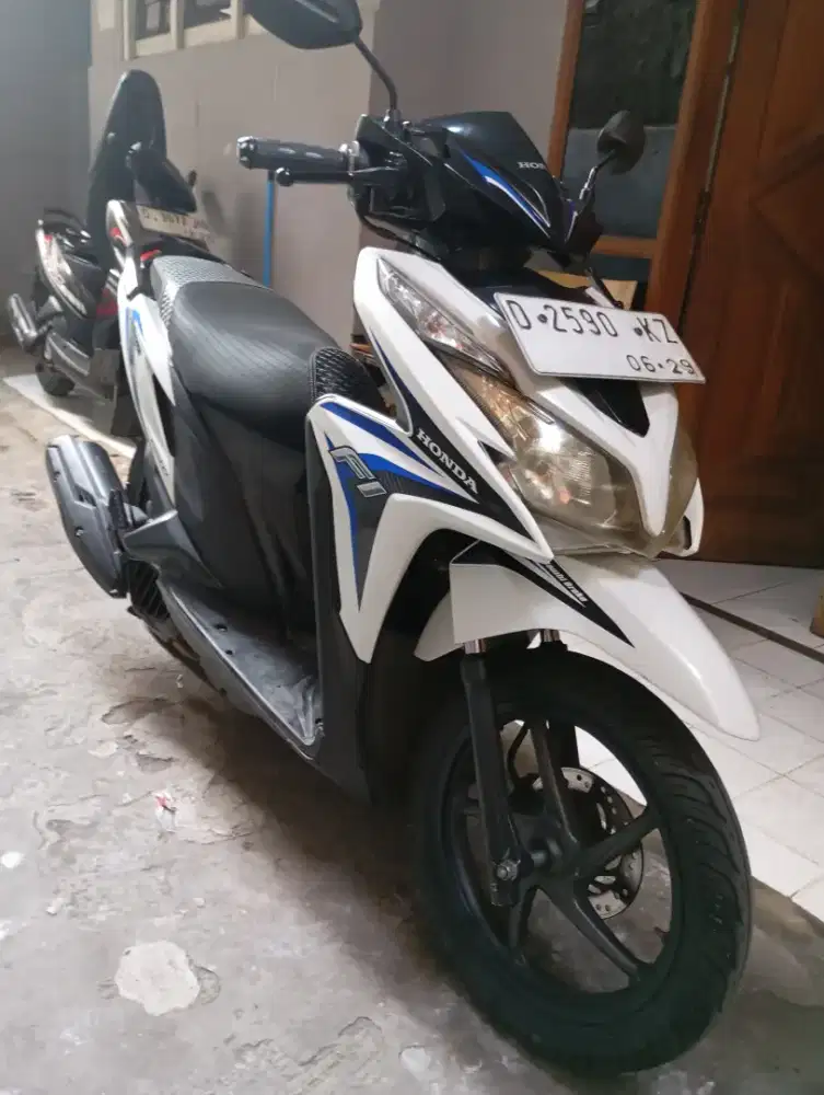 Vario 125 kzr 2014  Mls low km.