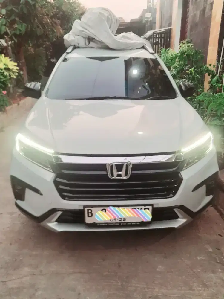 Honda BRV prestige non sensing th 2023 bln 5 pajak off bln putih