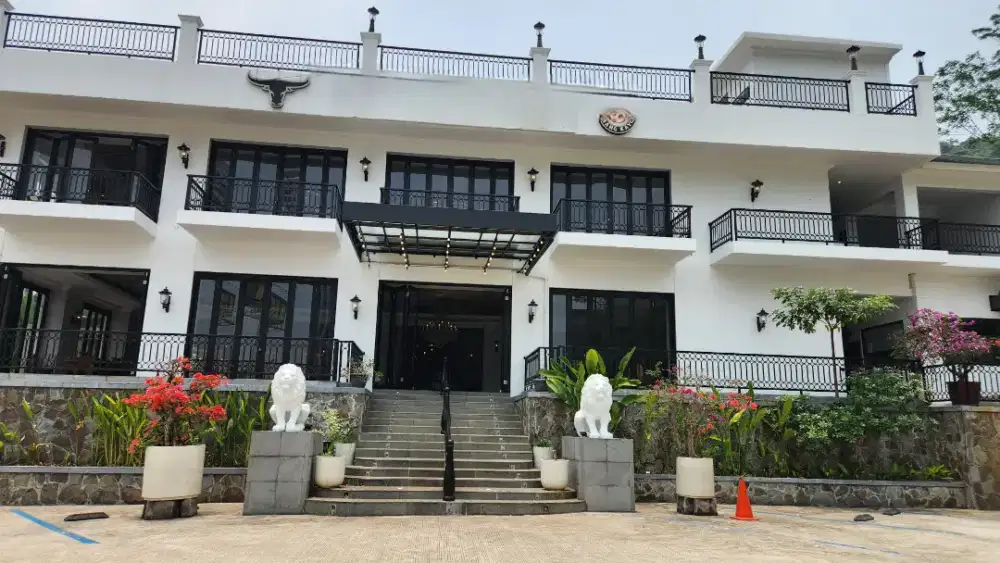 GEDUNG EX RESTO CAFFEE SIAP PAKAI