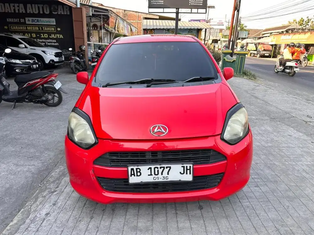 DAIHATSU AYLA M 2015 Manual Merah