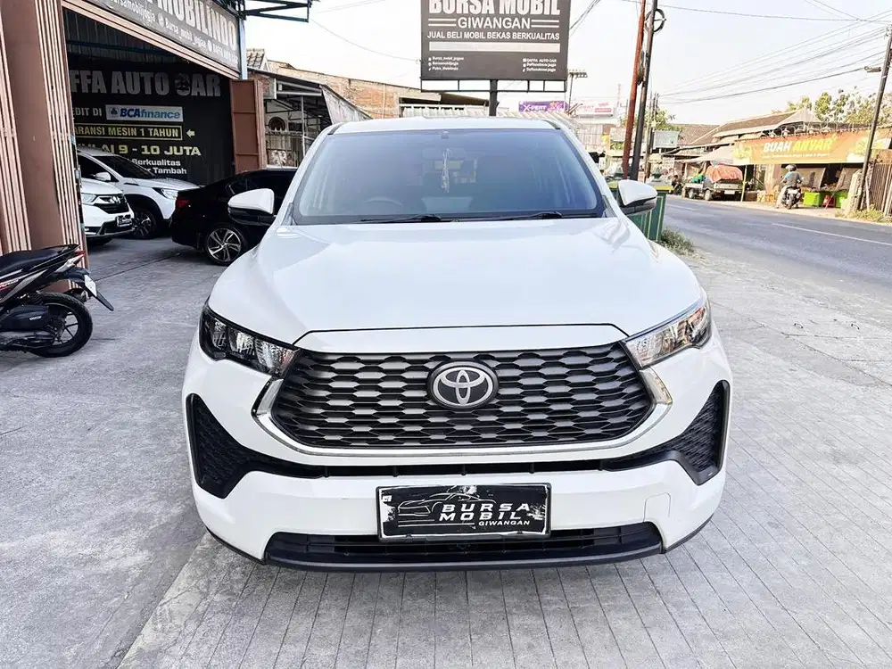 KIJANG INNOVA ZENIX 2022 Matic Putih