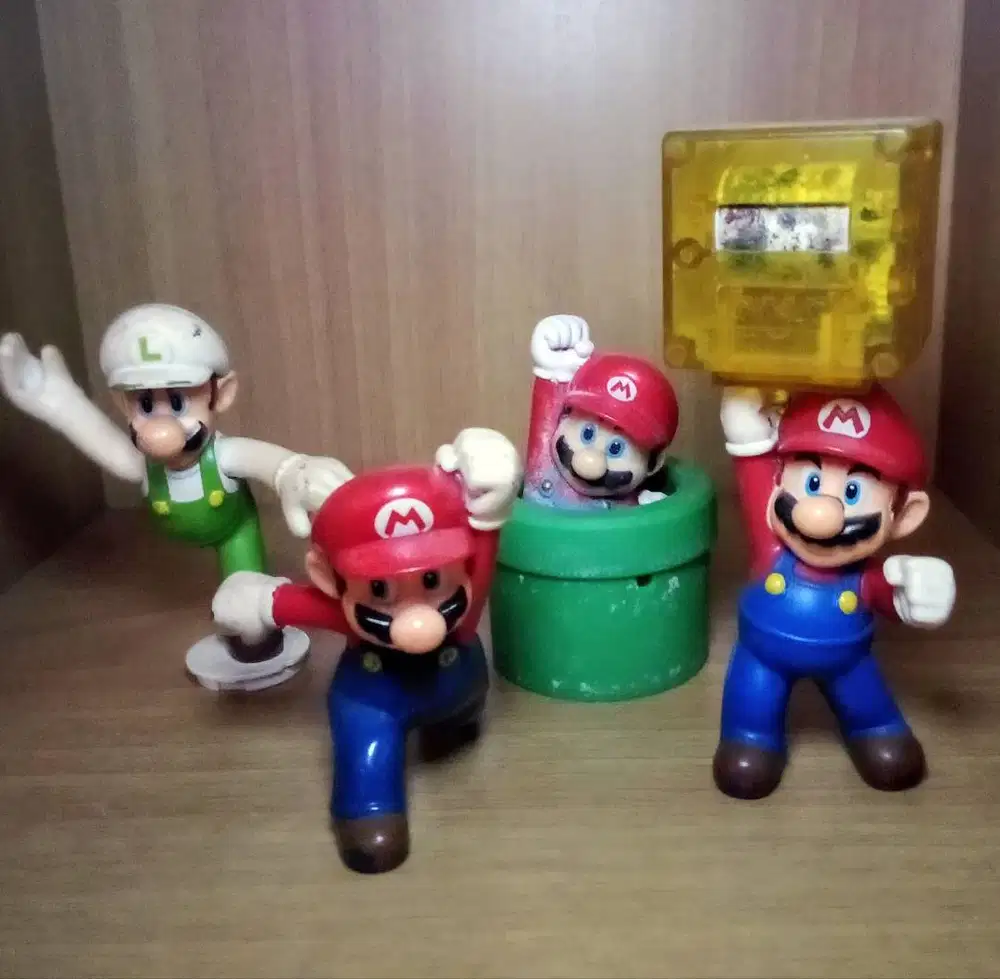 Mainan Figure Mario Bros