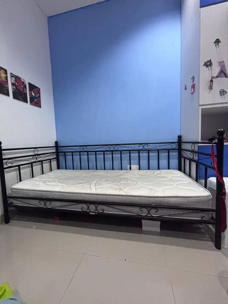 Jual Ranjang Set Bekas Merk Informa