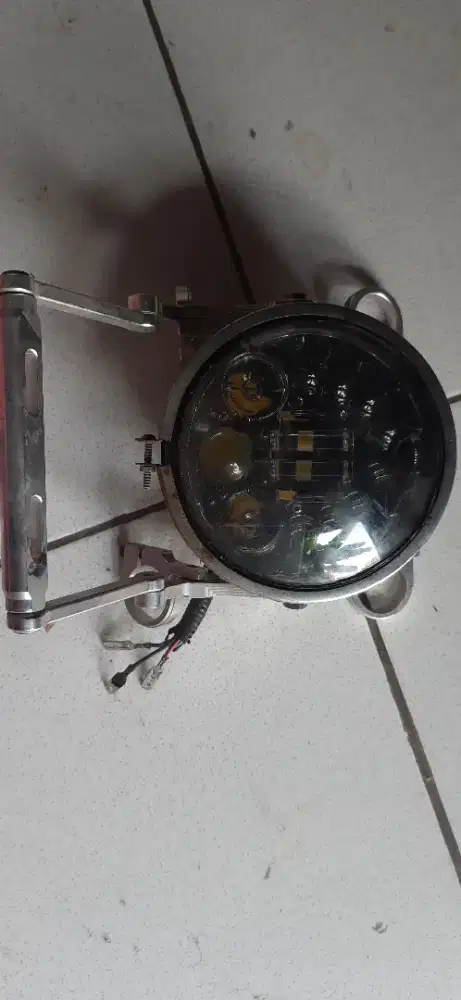 Lampu daymaker megapro primus set pangkon braket