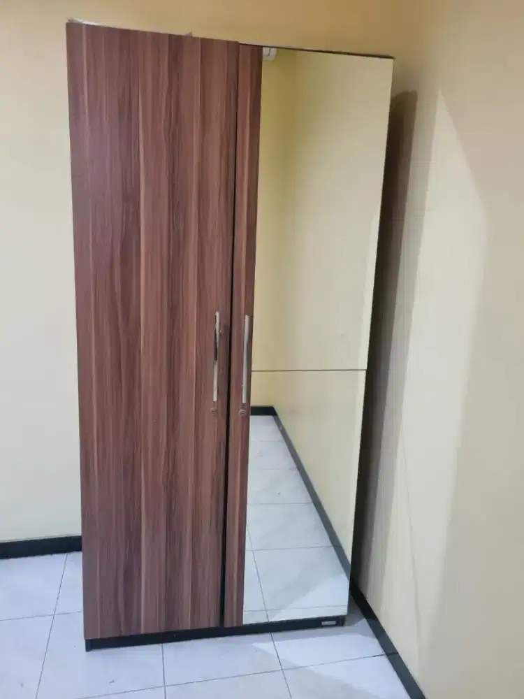 Jual lemari pakaian 2 pintu dengan cermin