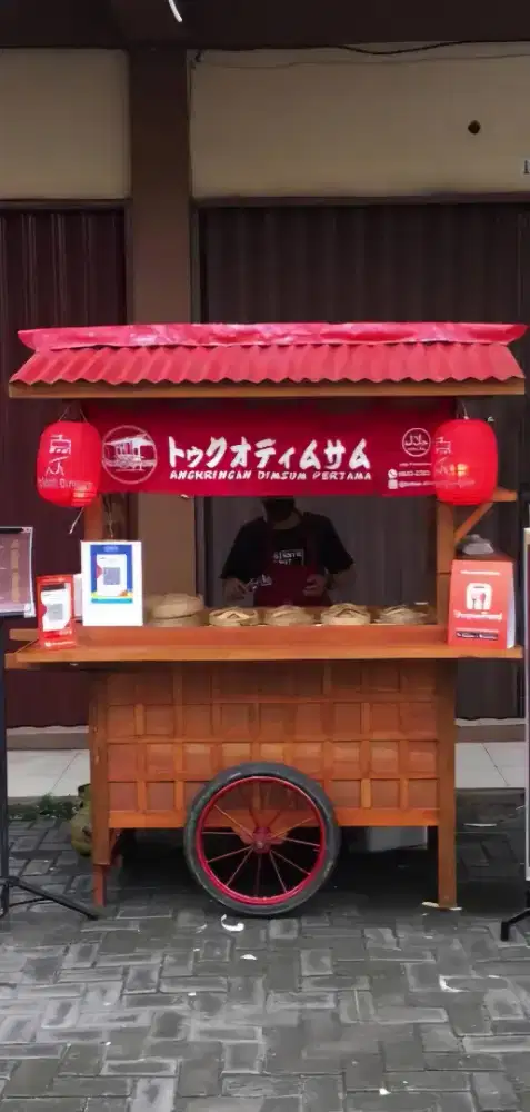Dibutuhkan penjaga stand dimsum