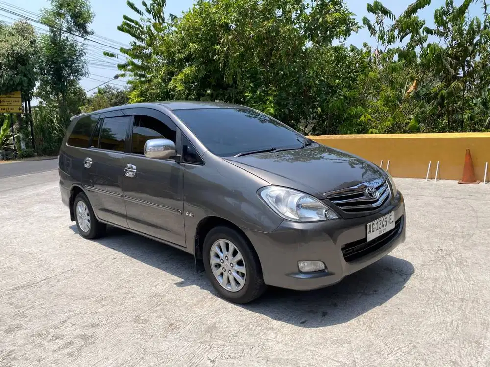 Toyota kijang Innova 2.5 V 2010 tur bisa tukar tambah sekoto kediri