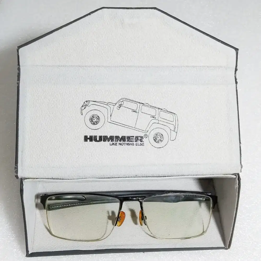 Kacamata HUMMER