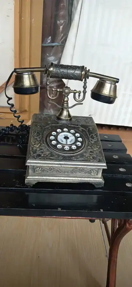 Telepon Retro Kabel Putar Gaya Kuno Grand Emperor 1933 Antik