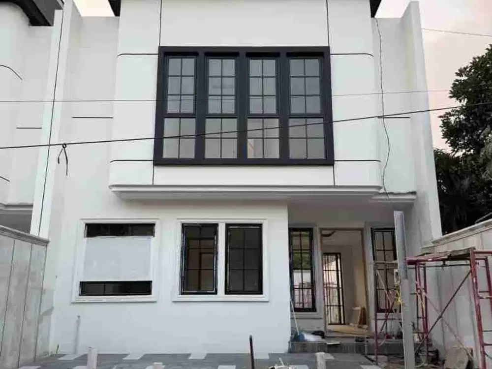 Rumah Baru Mewah Modern proses finishing dekat hotel Hyatt, kampus UGM & kampus UII