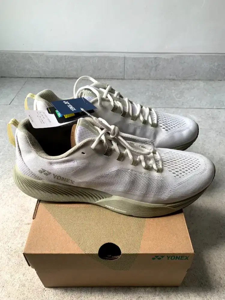 Jual Murah sepatu Running Yonex 100% dijamin Original