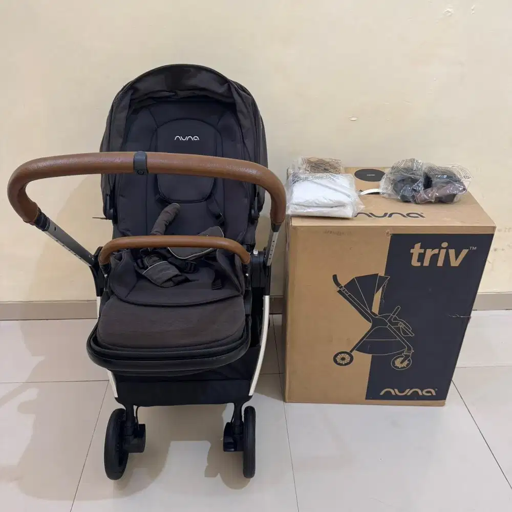 Stroller Nuna Triv Caviar