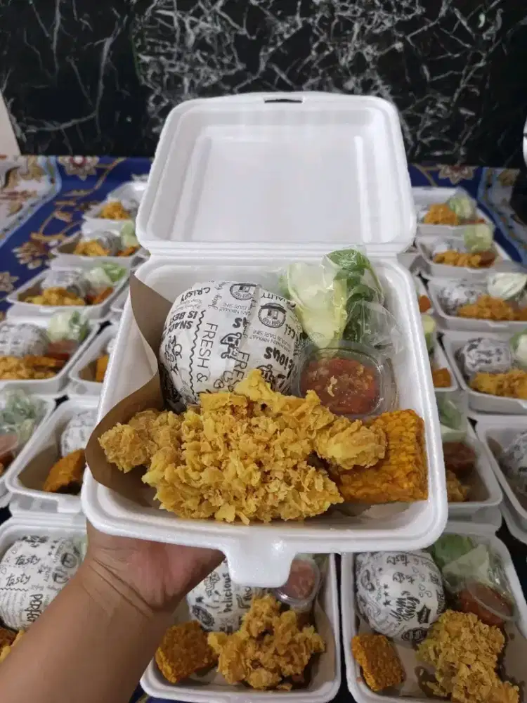 karyawan tempat makan