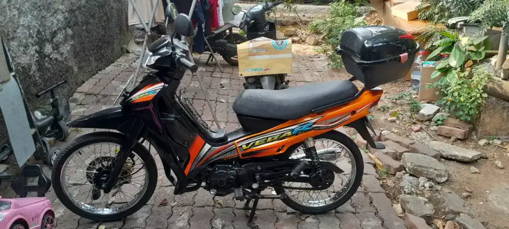 Dijual vega r 2005